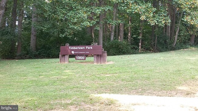 Building Photo - 5909 Barbados Pl