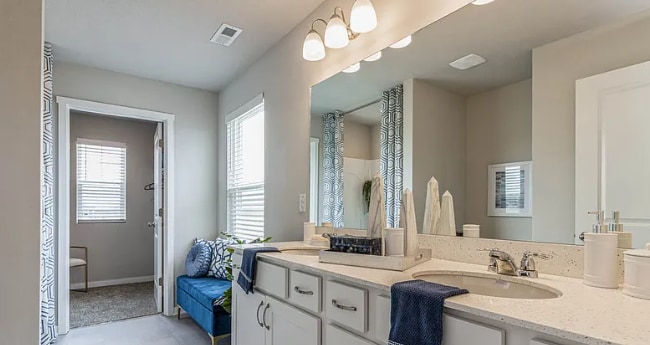 Building Photo - 289 NW Charlestown Ln