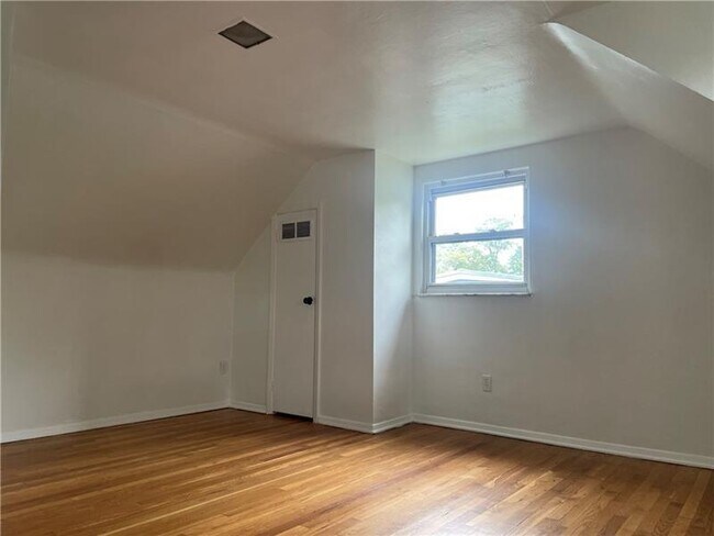 Building Photo - 249 Cirbus Ln