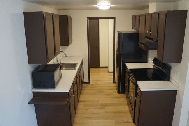 Building Photo - 1 Bed, 1-Bath Apartment in Fremont featuri...