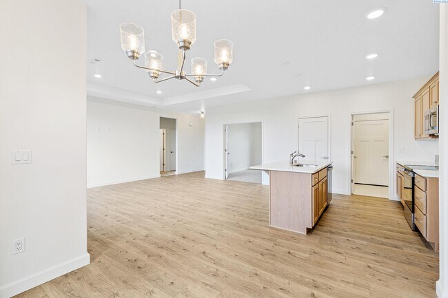 Building Photo - Beautiful brand new rental