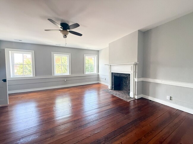 Primary Photo - Renovated One-Bedroom Gem Steps from Train...