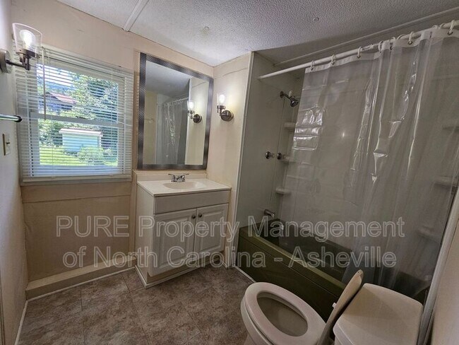 Building Photo - 3875 Old Fort Sugar Hill Rd