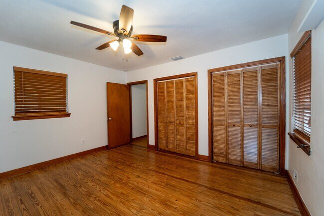 Building Photo - 64 Fullerwood Dr