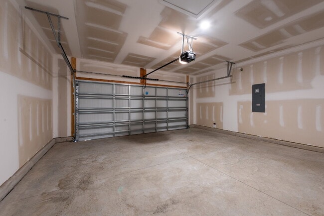 Building Photo - Brand New Build Never Lived In