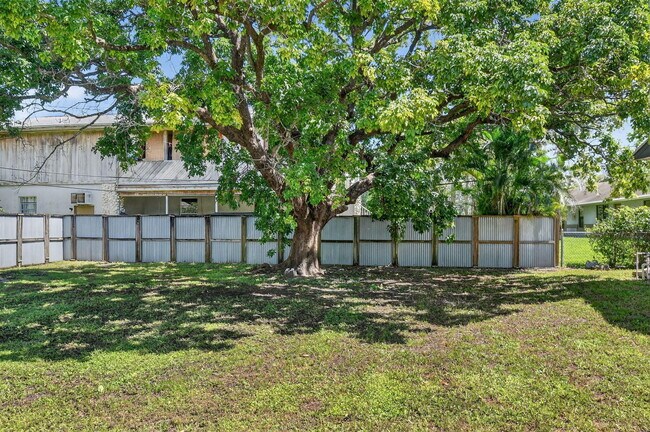 Building Photo - 3532 Coconut Rd