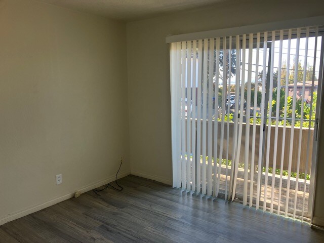 Building Photo - 5405 Morrow Dr