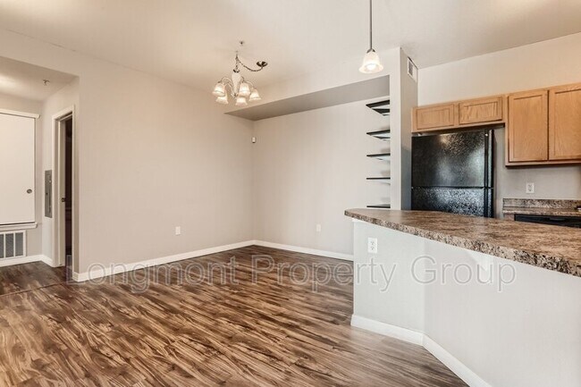 Building Photo - 804 Summer Hawk Dr
