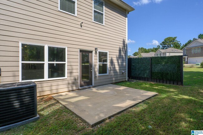 Building Photo - 501 Polo Way