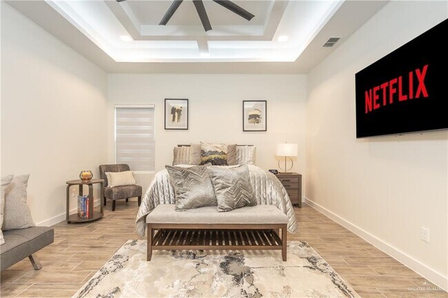 Building Photo - 13 Taxco Ct