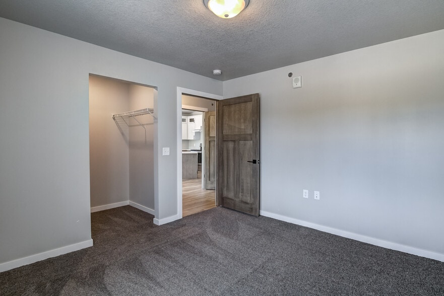 Building Photo - 4223 Jeffers Rd