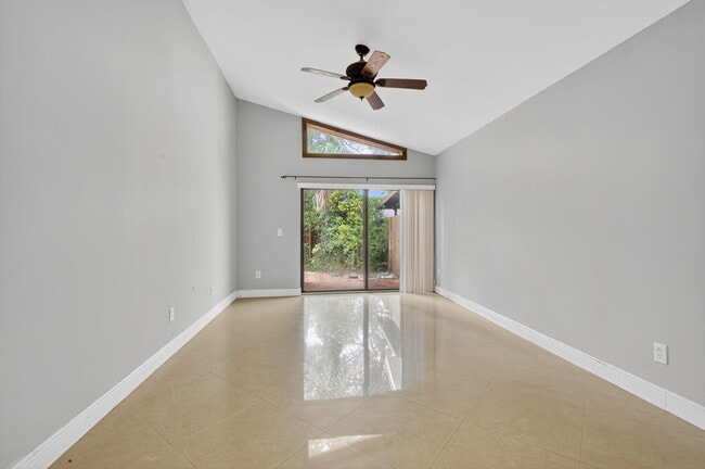 Building Photo - 7576 Sierra Terrace E