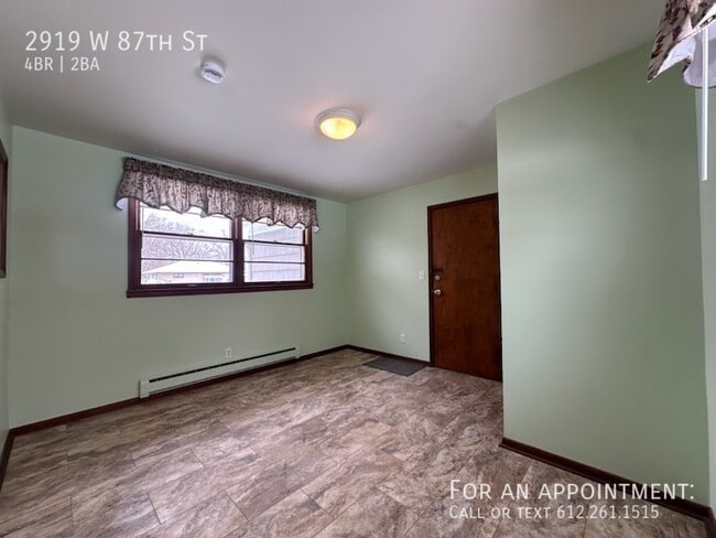 Building Photo - 2919 W 87th St