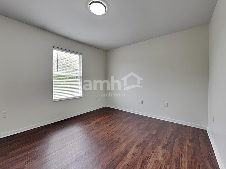 Building Photo - 2831 Coachlight Ln