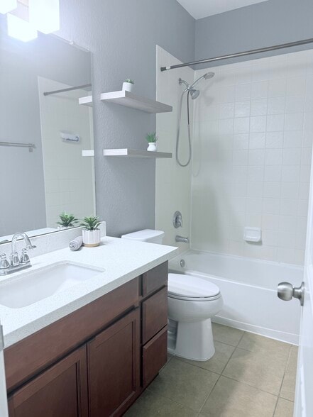Building Photo - 503 Glenwood Ridge Dr