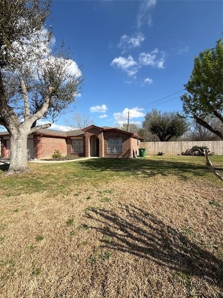 Building Photo - 15919 Hiram Clarke Rd