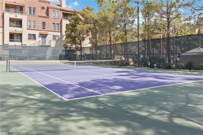 Building Photo - 210 E Flamingo Rd