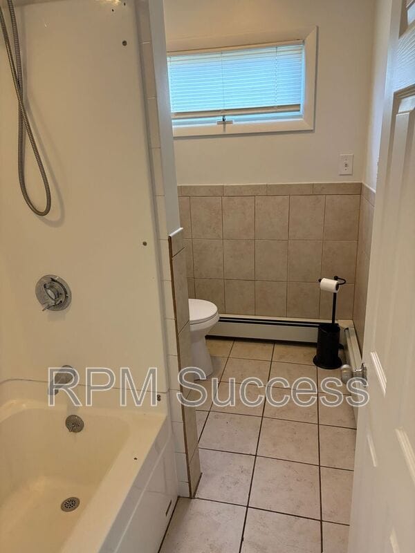 Building Photo - 19 Stephen St