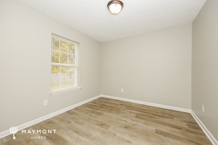 Building Photo - 233 Lake Forest Dr