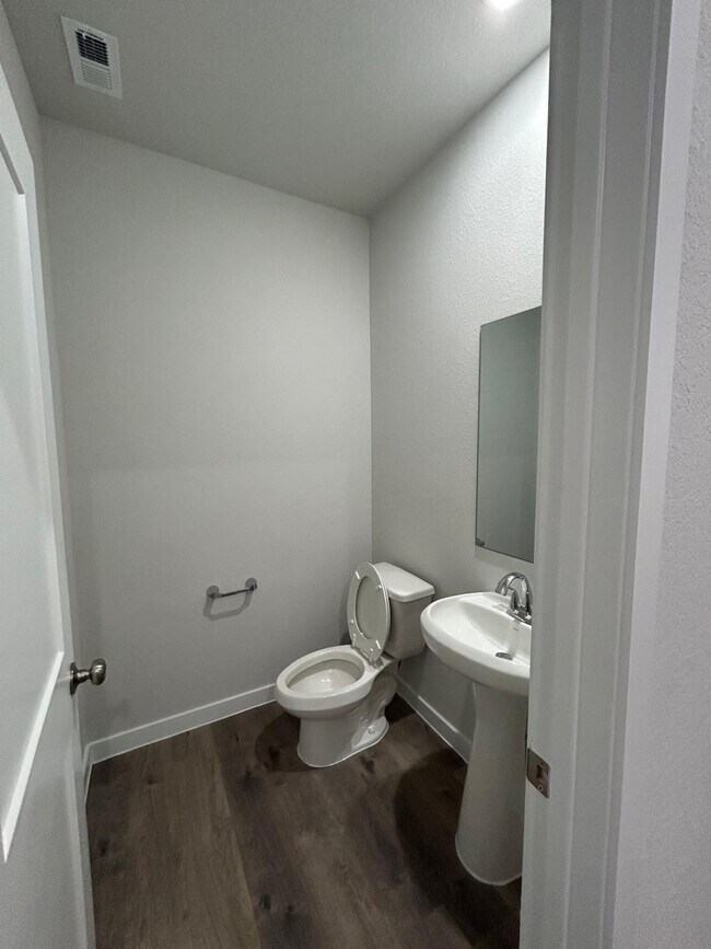 Building Photo - 7914 Alset Dr