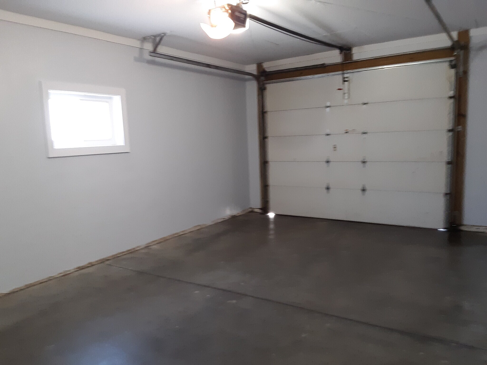 Building Photo - 2414 W 10th St