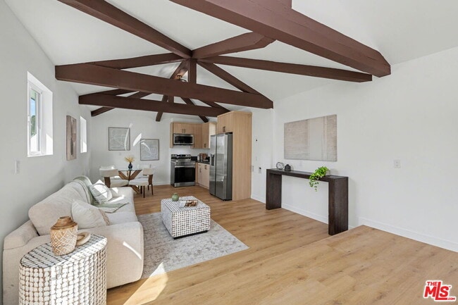 Building Photo - 2831 Overland Ave