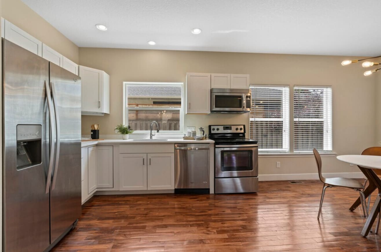 Building Photo - 7321 NE 8th Ave