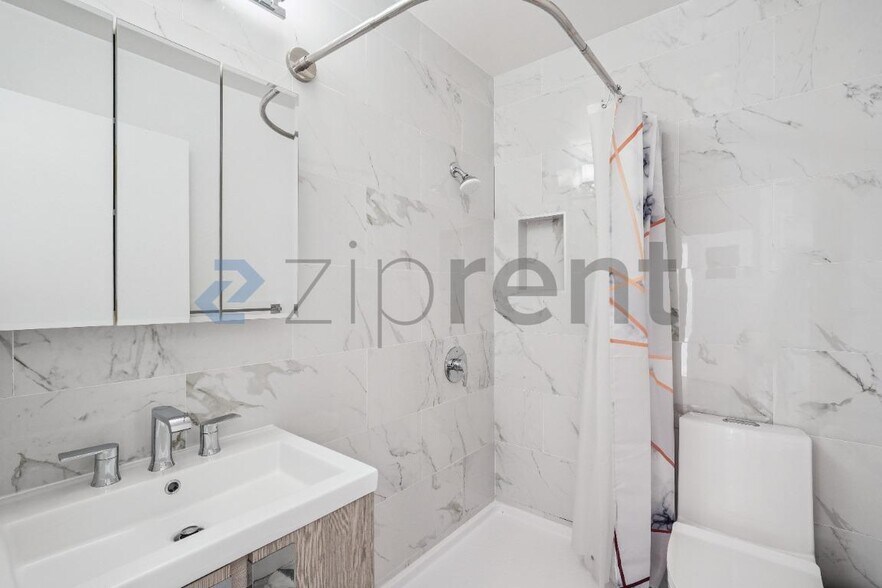 Building Photo - Unit