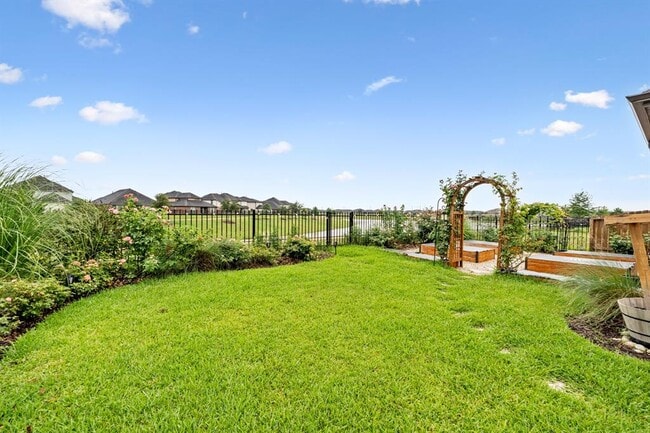 Building Photo - 29335 Red Rocks Pk Dr