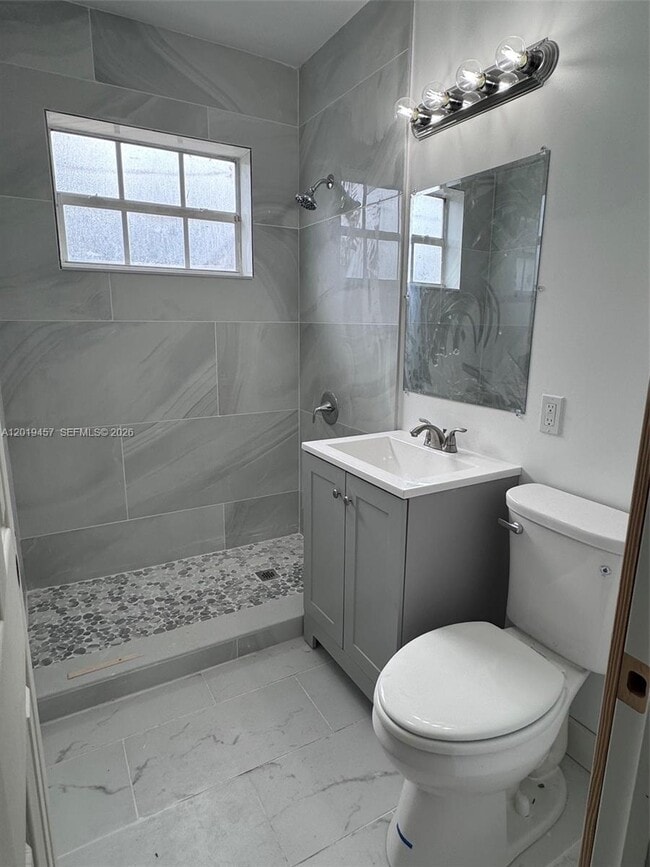 Building Photo - 1244 NE 149th St