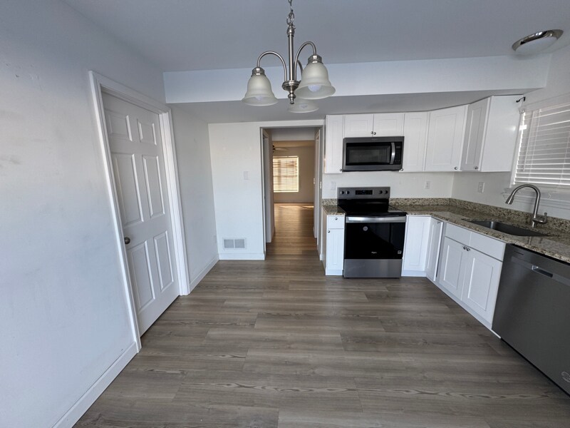 Building Photo - 819 Navajo Trail