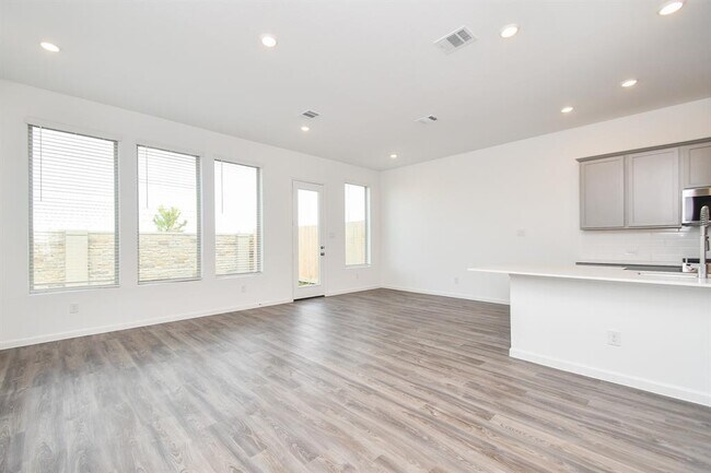 Building Photo - 5459 Holly Hvn Ct