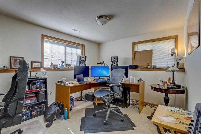 Building Photo - 519 Blaser Dr