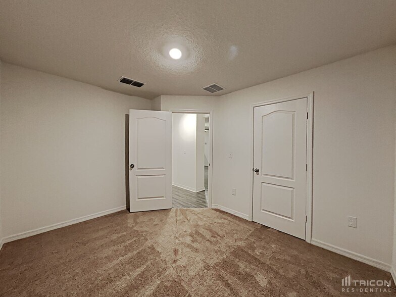 Building Photo - 6130 Dolostone Dr