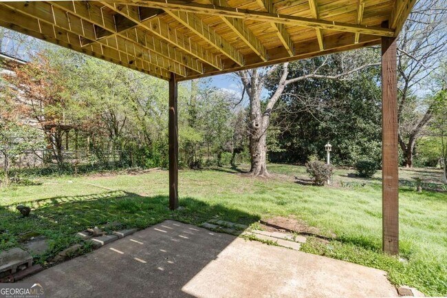 Building Photo - 2815 Carolyn Dr