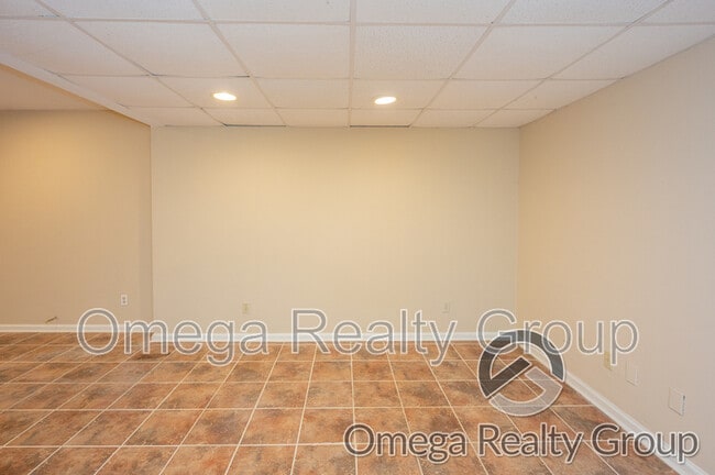 Building Photo - 1934 Live Oak Trce