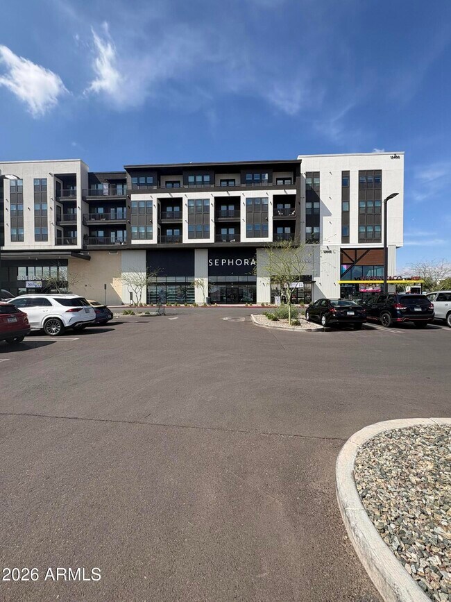 Building Photo - 4740 E Tierra Buena Ln