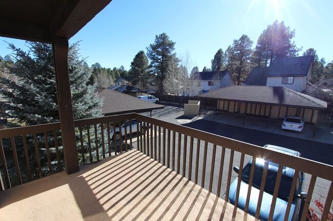 Building Photo - Short-Term Furnished Rental with Mountain Views | $500 Move-In Special