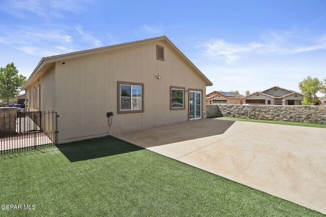 Building Photo - 4828 Guillermo Espinoza St