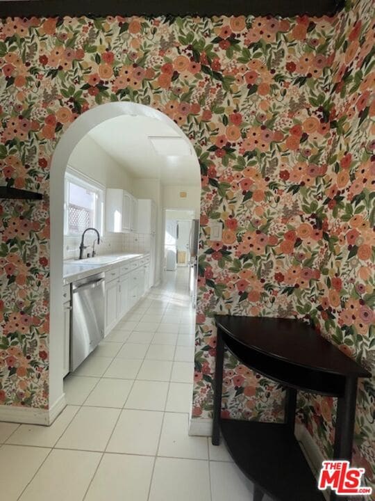 Building Photo - 459 S Holt Ave