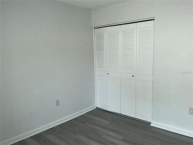 Building Photo - 2207 Belleair Rd