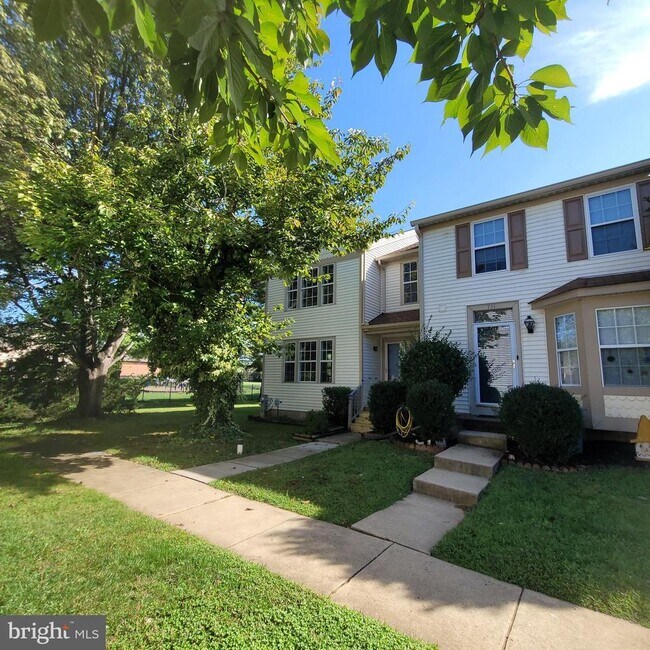 Building Photo - 733 Orley Pl
