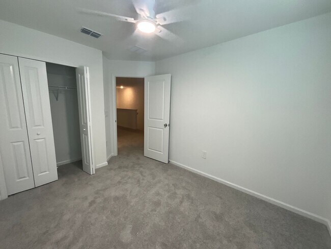 Building Photo - Oak Hammock Preserve Townhomes - New Construction - 3/2.5/1 1672 sqft ***Won't Last***