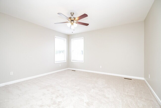 Building Photo - 2900 Hearthside Dr