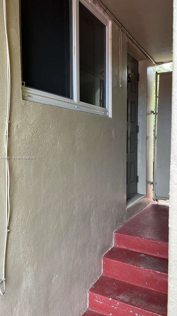 Building Photo - 554 NE 68th St