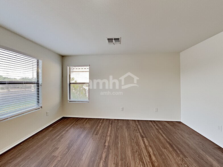 Building Photo - 11442 E Quarry Ave
