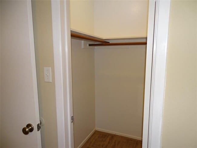 Building Photo - 7247 Barton Oaks Dr