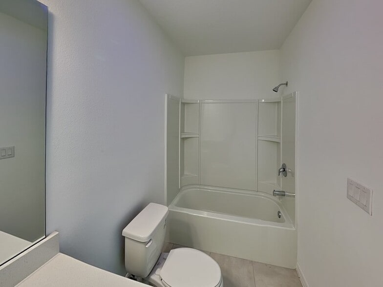 Building Photo - 76 Citrine Lp