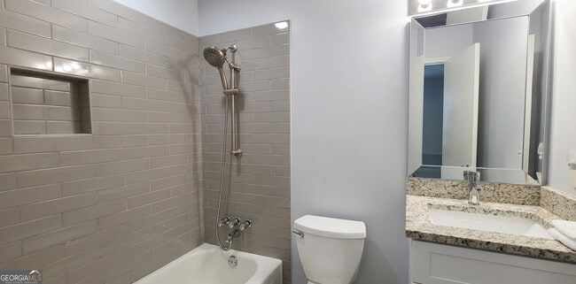 Building Photo - 147 Northdale Pl