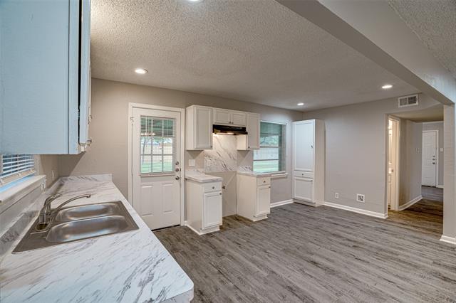 Building Photo - 3027 Harlan Dr